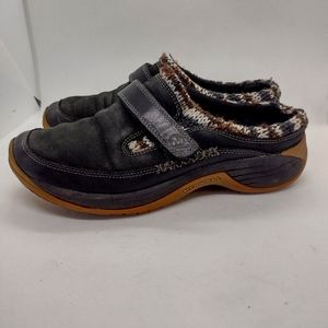 Merrel slip on size 8